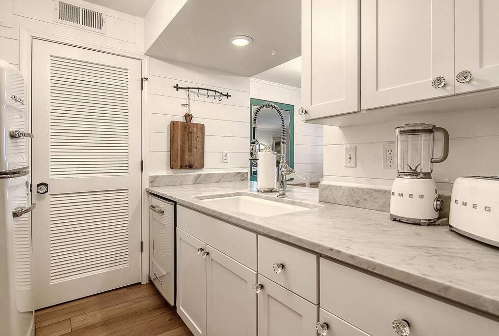 Luxury Seabrook Beachfront W/Spectacular Sunsets المظهر الخارجي الصورة